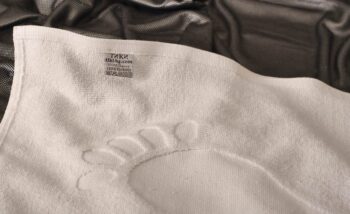 Постелка за баня, 100% памук, бялa, 50х70/600 г/м2