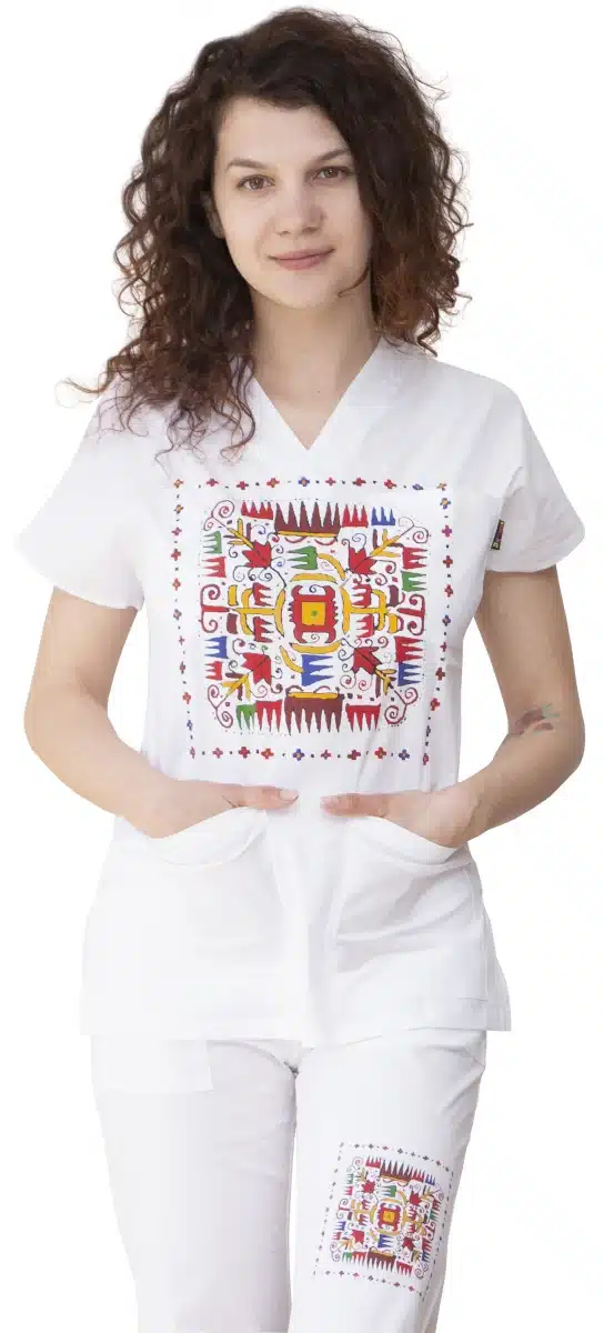 Дамска медицинска туника с печат шевица